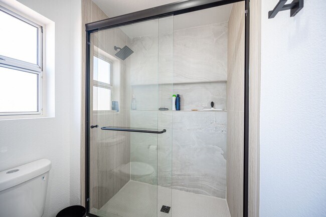 Building Photo - Sun CIty Summerlin 55+, Highly Upgraded, S...