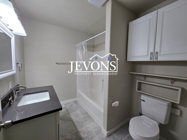 Building Photo - 3 bedroom home with washer and dryer – 1-acre lot next to an orchard – Large and small pets allowed!