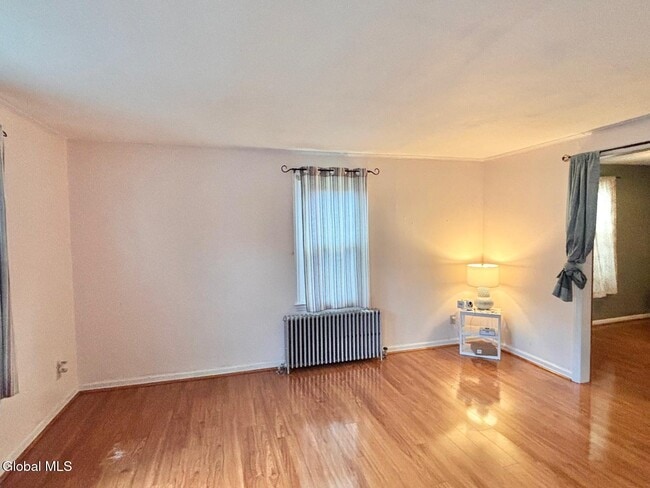 Building Photo - 23 Lakeview Ave