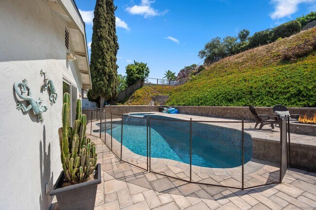 Building Photo - 5765 Bounty St