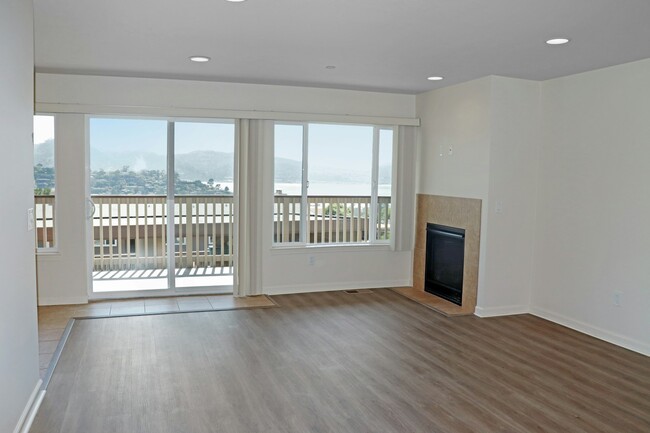 Building Photo - 55 Marinero Cir