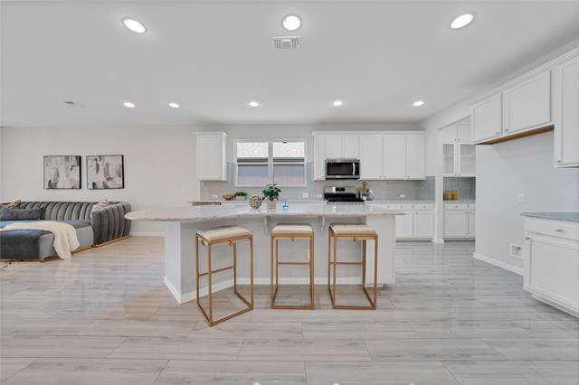Building Photo - 7616 Heritage Dr