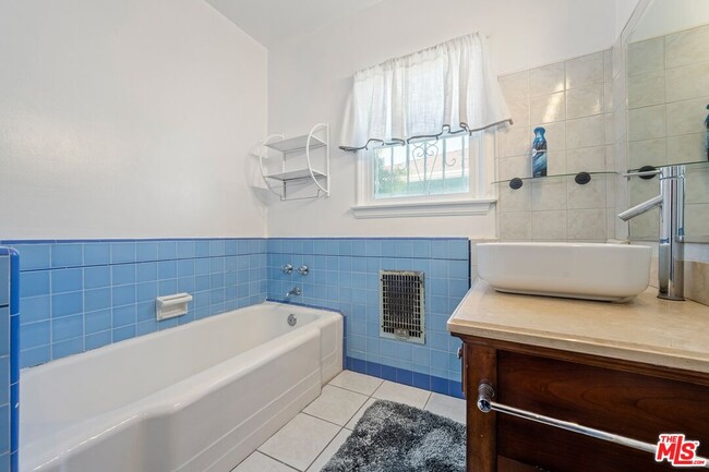 Building Photo - 128 S Madison Ave