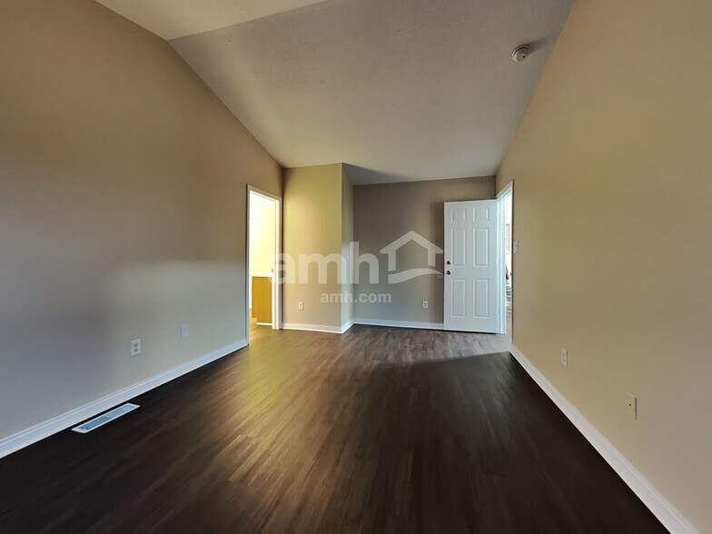 Building Photo - 17937 Cristin Way