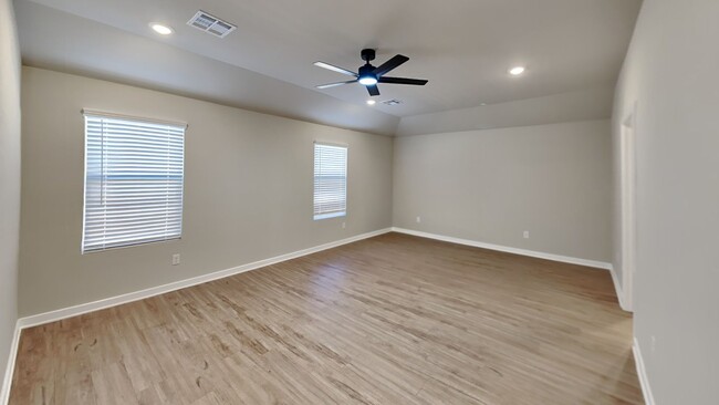 Building Photo - Spacious 4 Bedroom 2 Bathroom Home in Piedmont Schools (NEIGHBORHOOD PARK AND SPLASH PAD)