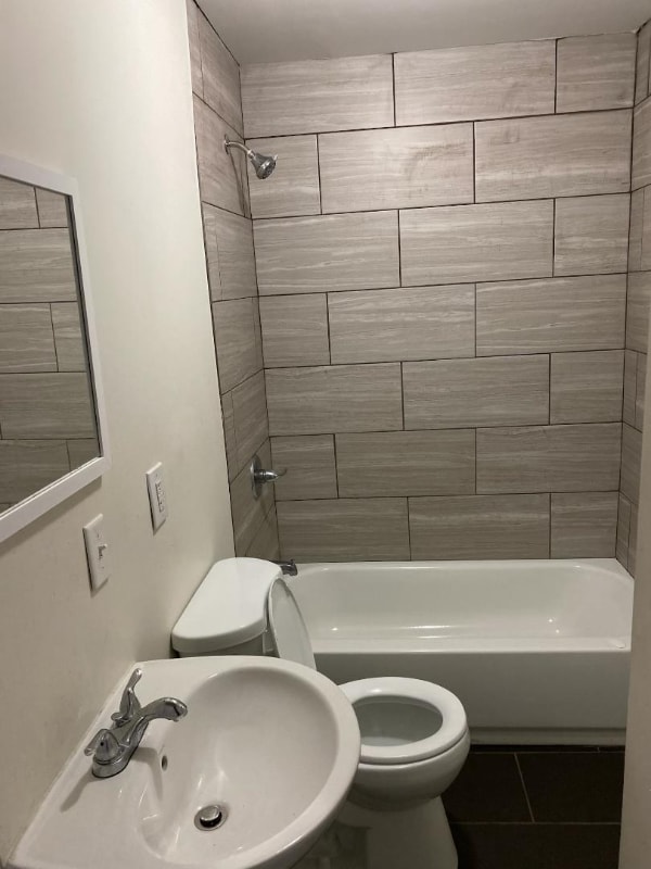 Building Photo - 116 Clinton Springs Ave