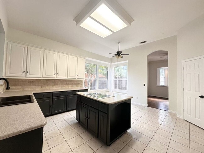 Building Photo - 6108 Autumn Point Dr