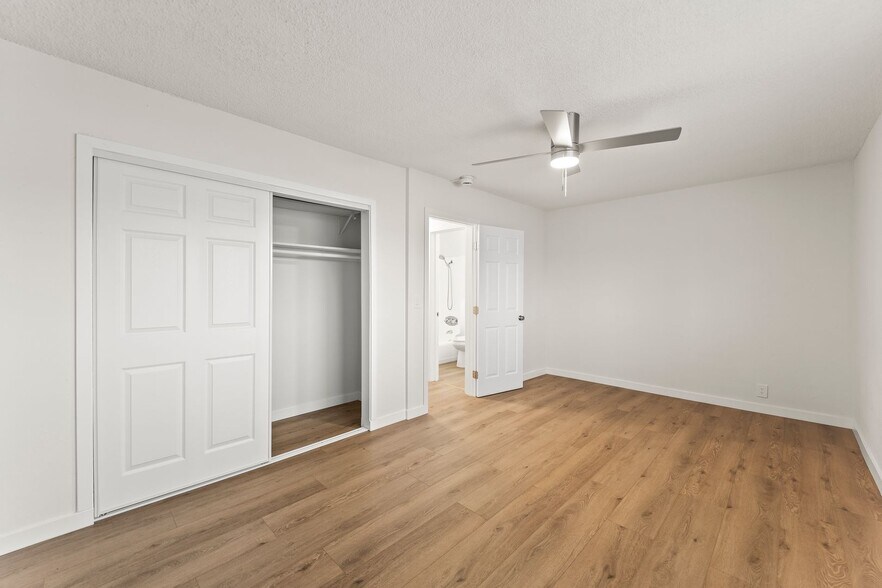 Building Photo - 6316 S Vermont Ave