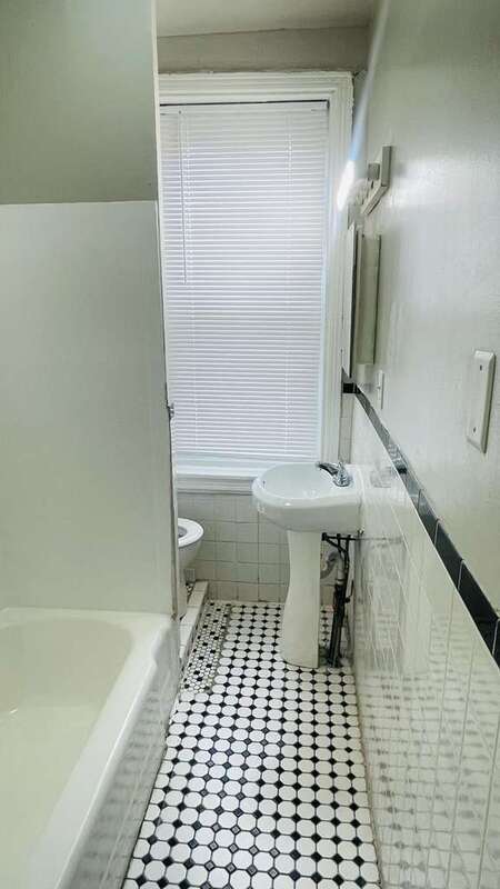 Building Photo - 263 S 62nd St