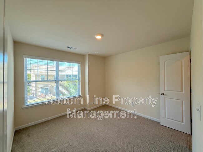 Building Photo - 4708 Pepperstone Ln