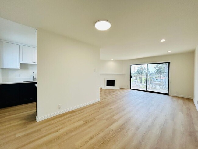 Building Photo - ven920