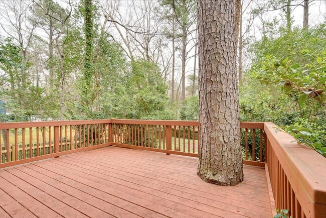 Building Photo - 2437 Tilghman Cir