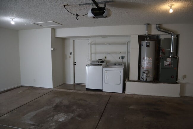 Building Photo - A Home You Have To See To Believe!!!