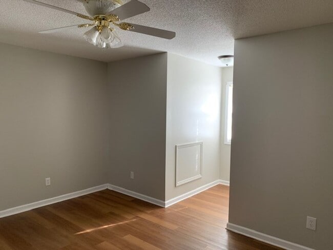 Building Photo - BEAUTIFUL 3 BEDROOM HOME