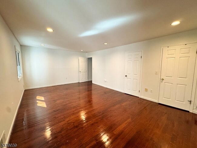 Building Photo - 15 Averell Dr