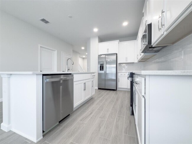 Building Photo - 551 Pothos St