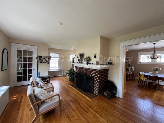 Building Photo - 109 Ardmore St