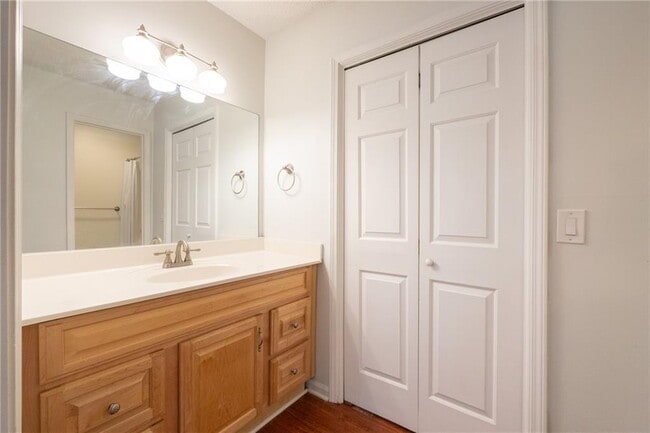 Building Photo - 311 Hollyfax Cir NE