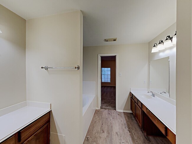 Building Photo - 9818 Golden Prairie Ln
