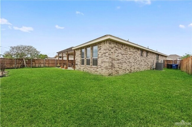 Building Photo - 27 Escondido Pass