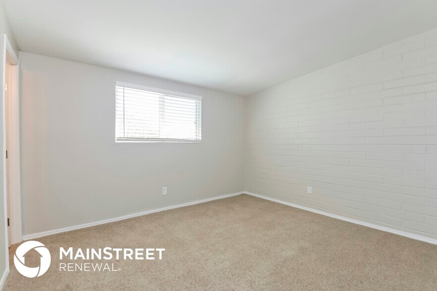 Building Photo - 8601 E Mormon Dr