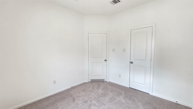 Building Photo - 6426 Seafoam Lake Dr