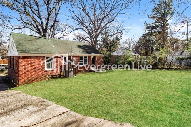 Building Photo - 965 Goodman St