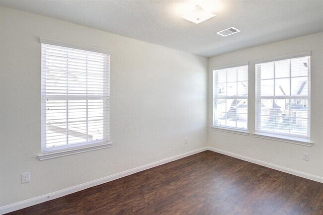Building Photo - 1134 Lexington Grove Dr