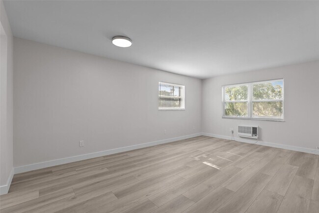 Building Photo - 1150 E Sample Rd