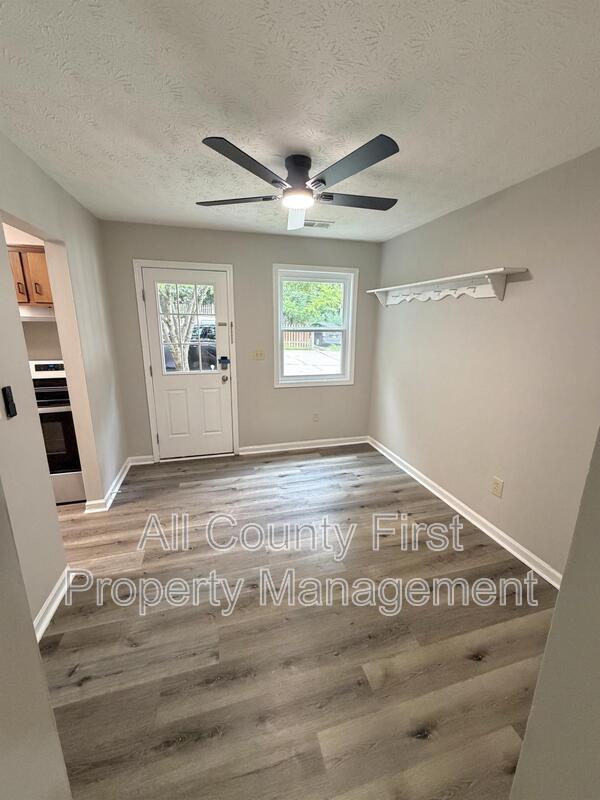 Building Photo - 734 S Candler St