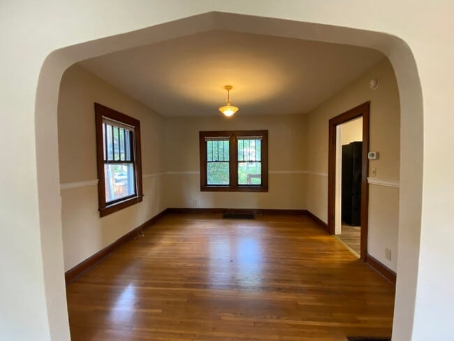 Building Photo - Available August 11th, 2026!