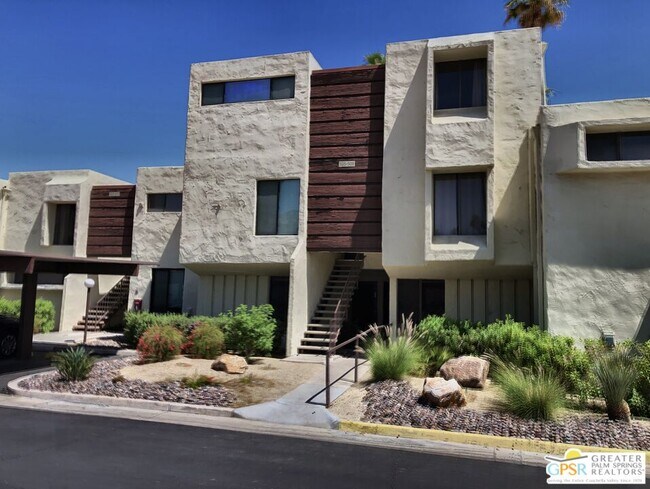 Building Photo - 1655 E Palm Canyon Dr
