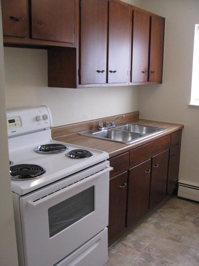 Building Photo - Heritage House