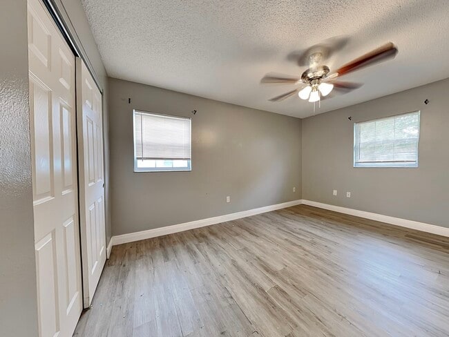 Building Photo - 6099 Colchester Ave