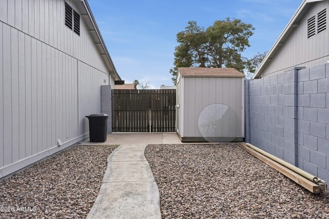 Building Photo - 1504 W Marlboro Dr