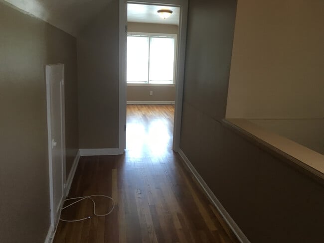 Building Photo - 3 Bedroom Bungalow, Move-In Ready. Sec. 8 OK