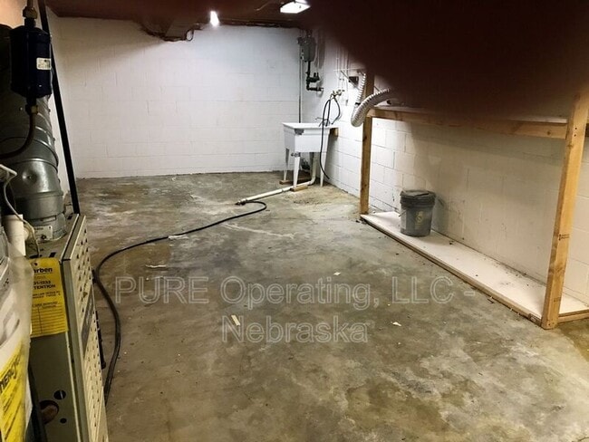 Building Photo - 3341 S 89th St