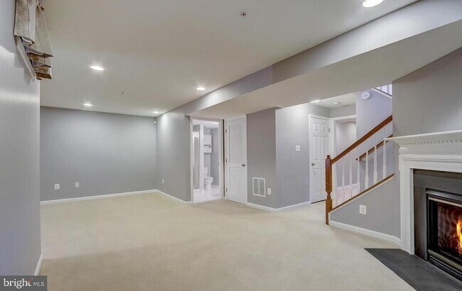 Building Photo - 1709 Hayle Dr