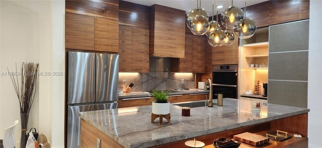 Building Photo - 3870 E Hibiscus St