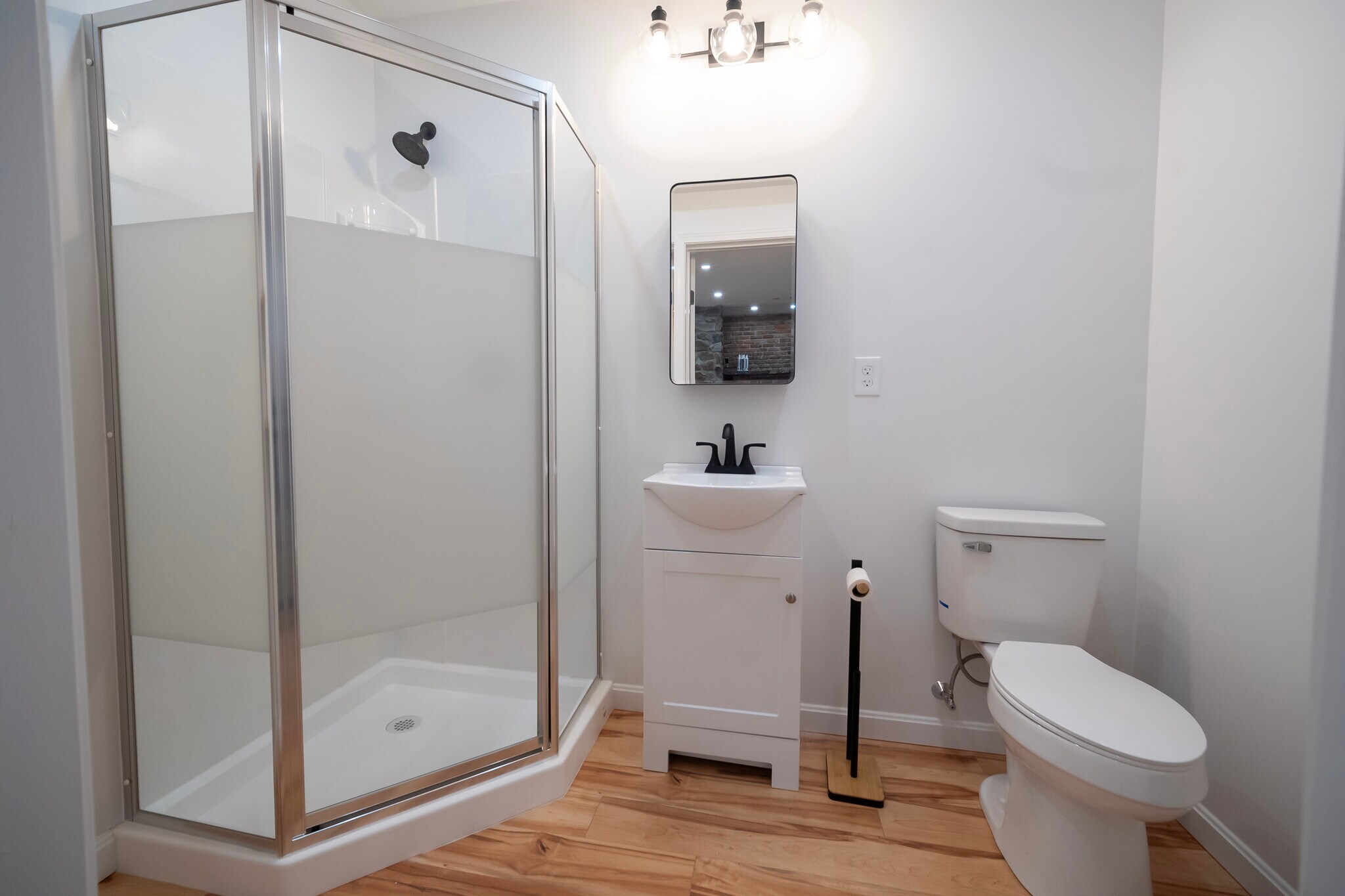 Full bath 1 - 10 Wampanoag Trl