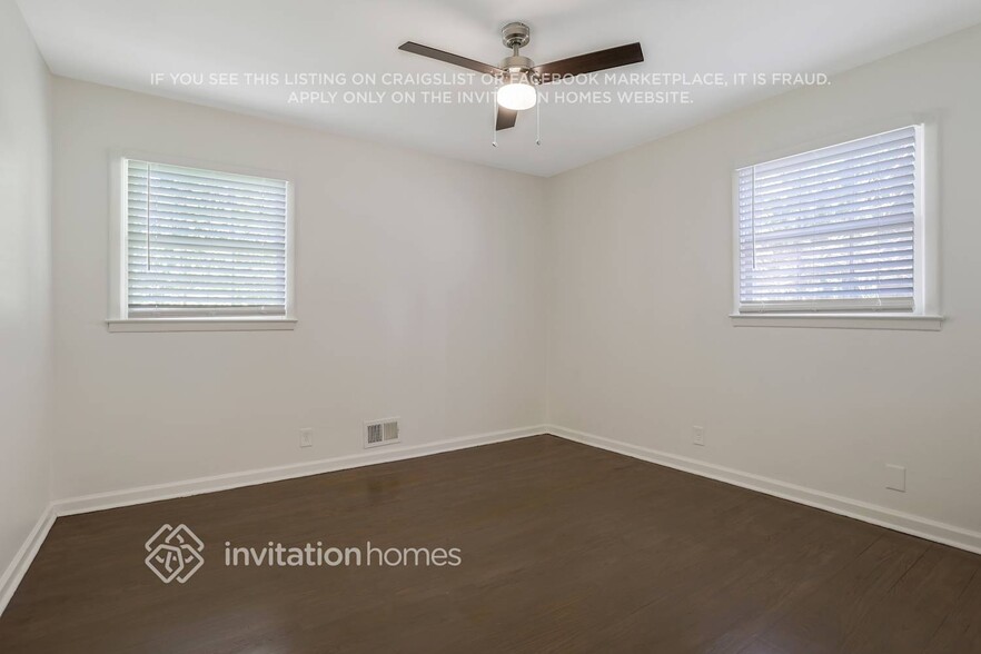 Building Photo - 2372 Oakridge Ct
