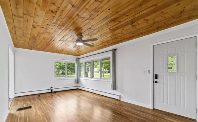 Building Photo - 3-Bedroom Rental Modern Upgrade Pole Barn ...