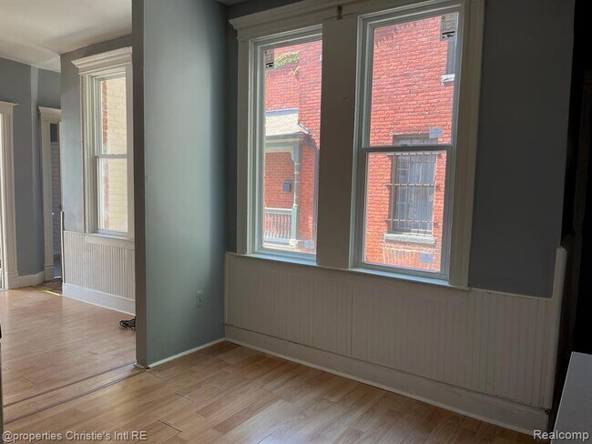 Building Photo - 4207 4th St