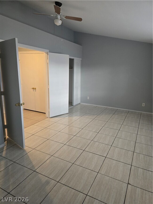 Building Photo - 5843 Berry Hill Ln