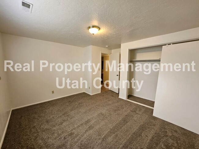 Building Photo - 1148 W 100 N