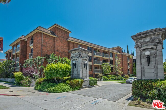 Primary Photo - 4444 Wilshire Blvd