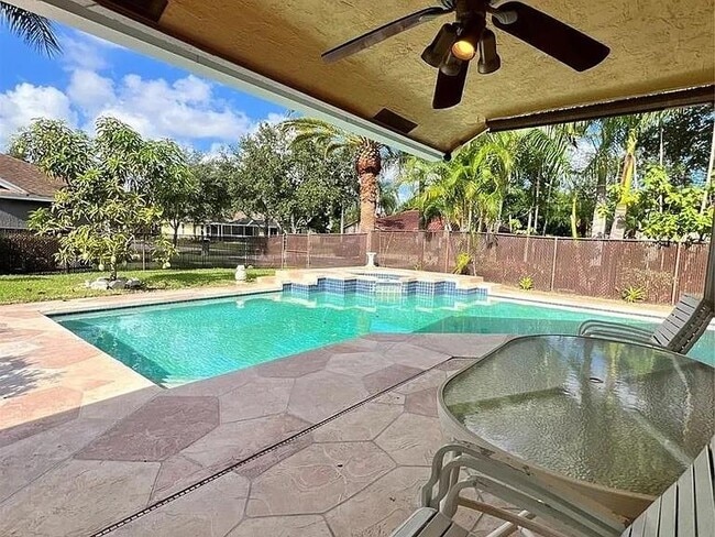 Building Photo - 4424 NW 52nd St