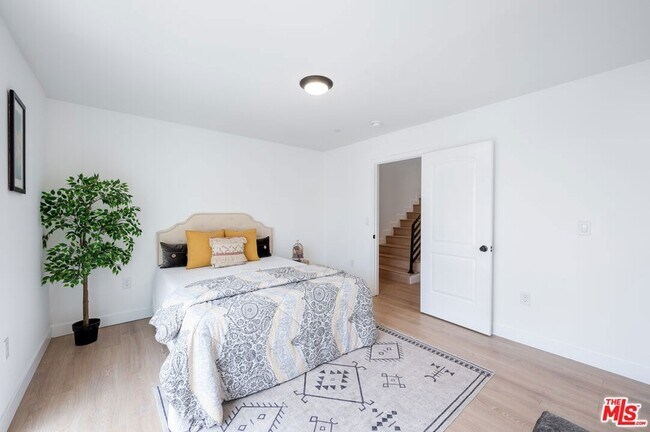 Building Photo - 7306 Independence Ave