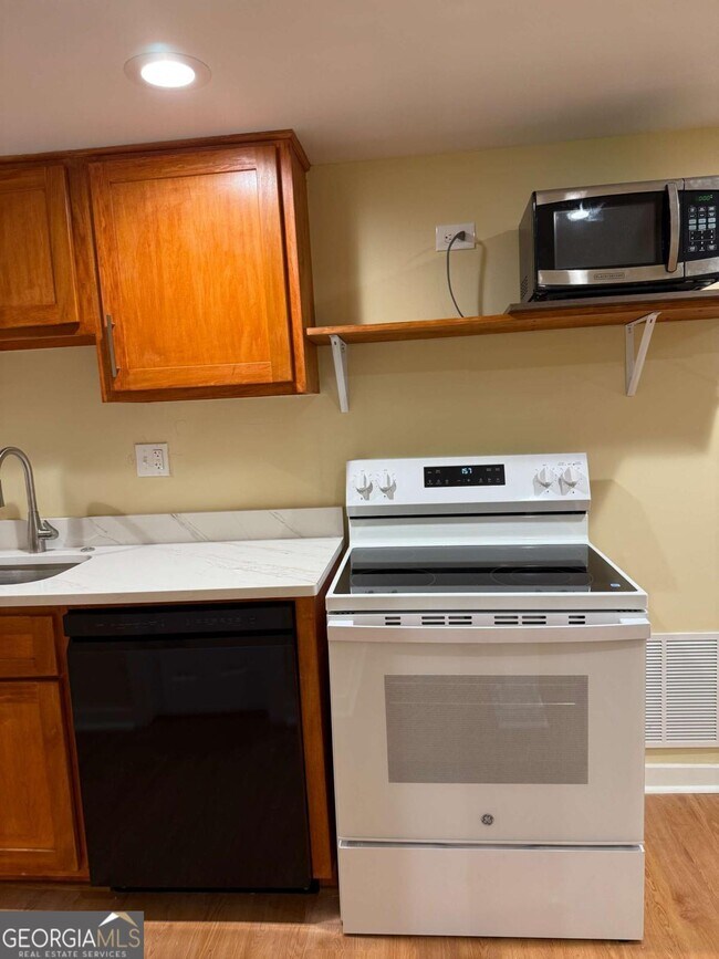 Building Photo - 2786 Brookcliff Landing NE