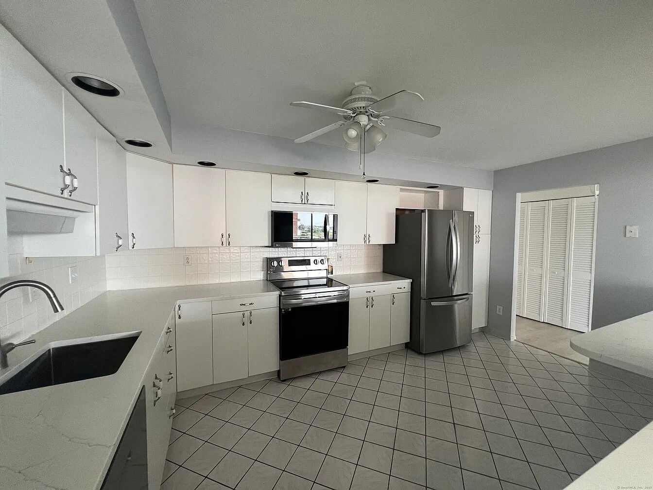 Building Photo - 1460 Elm St